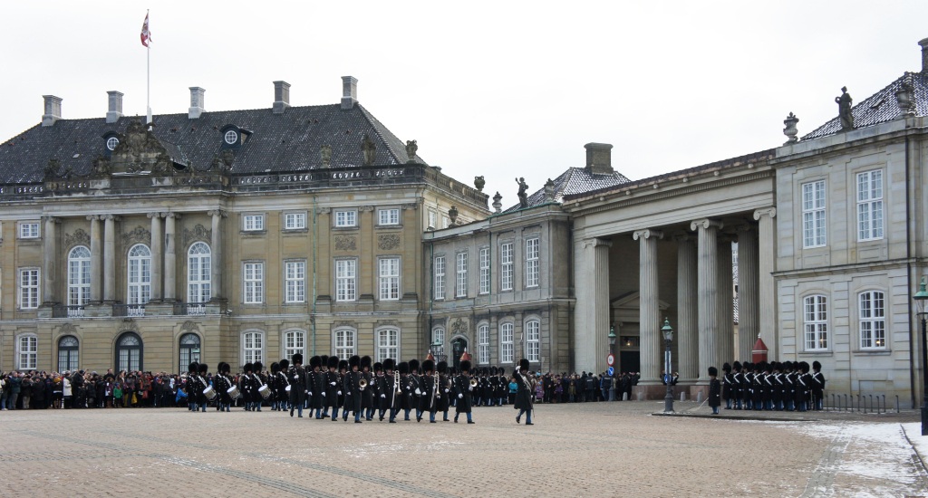 Pasaje entre los palacios Schack y Moltke. Palacio de Amalienborg 20