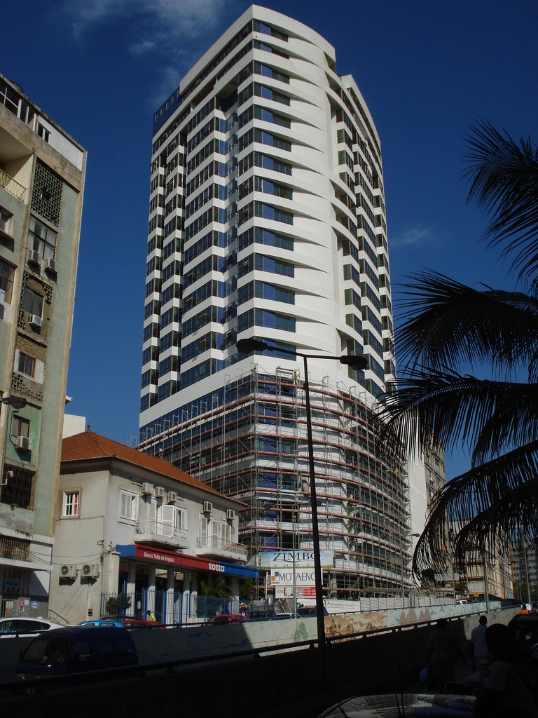 Edificio Zimbo Tower. Luanda 50
