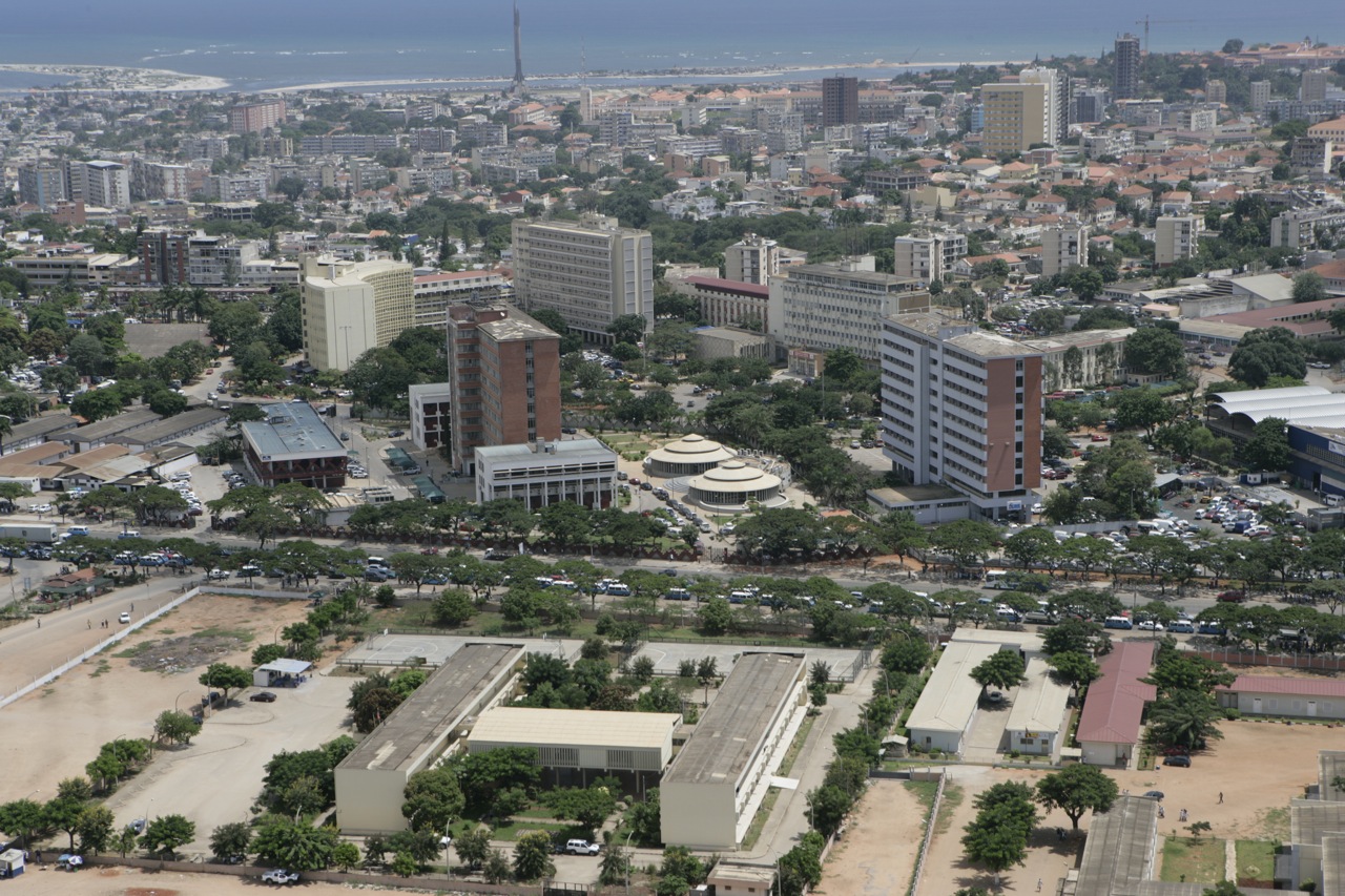 Up town partial view. Luanda 61