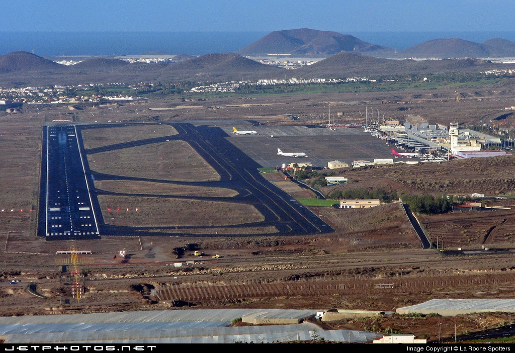 Aeropuerto de Tenerife Sur, Aeropuerto Internacional Reina Sofía