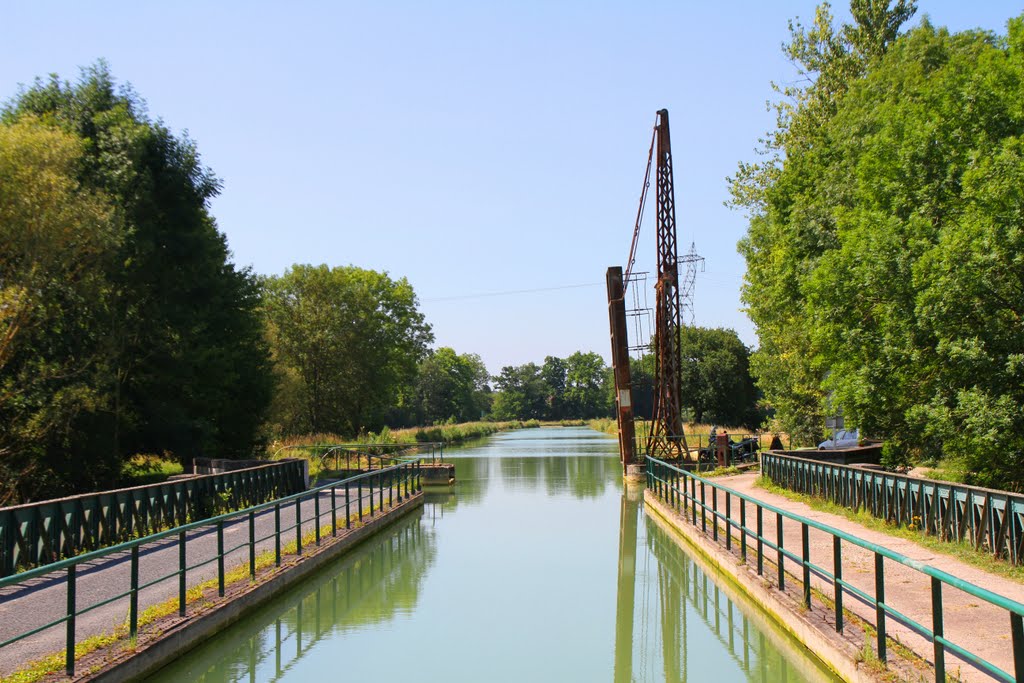Canal Entre Champa a Y Borgo a Canal Del Marne A La Saona Canal De La Canal Entre Champa a Y Borgo a Canal Del Marne A La Saona Canal De La