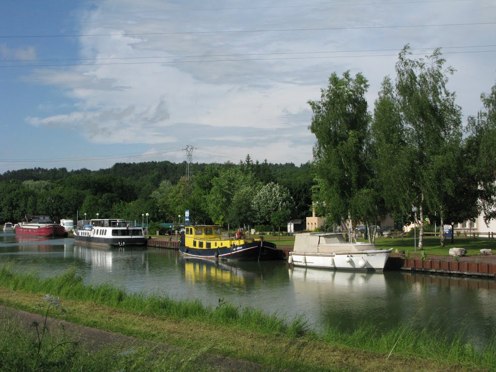 Canal Entre Champa a Y Borgo a Canal Del Marne A La Saona Canal De La Canal Entre Champa a Y Borgo a Canal Del Marne A La Saona Canal De La