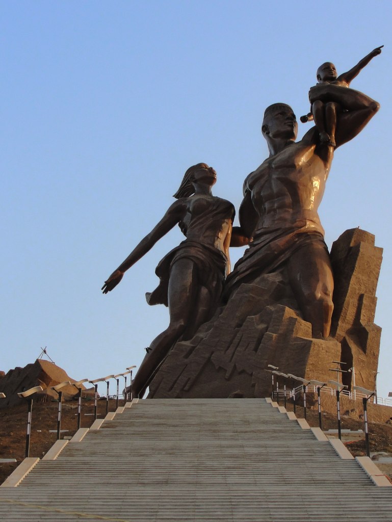 Monumento al Renacimiento Africano 5