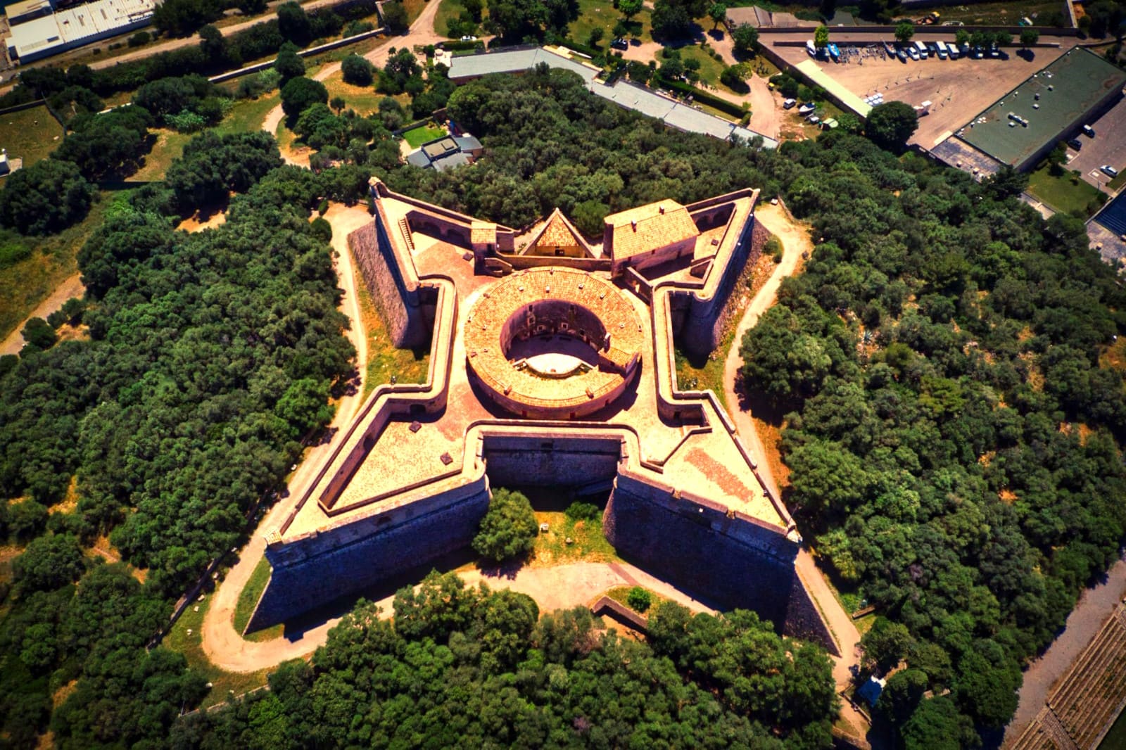 Fuerte Carré, Fort Carré - Megaconstrucciones, Extreme Engineering